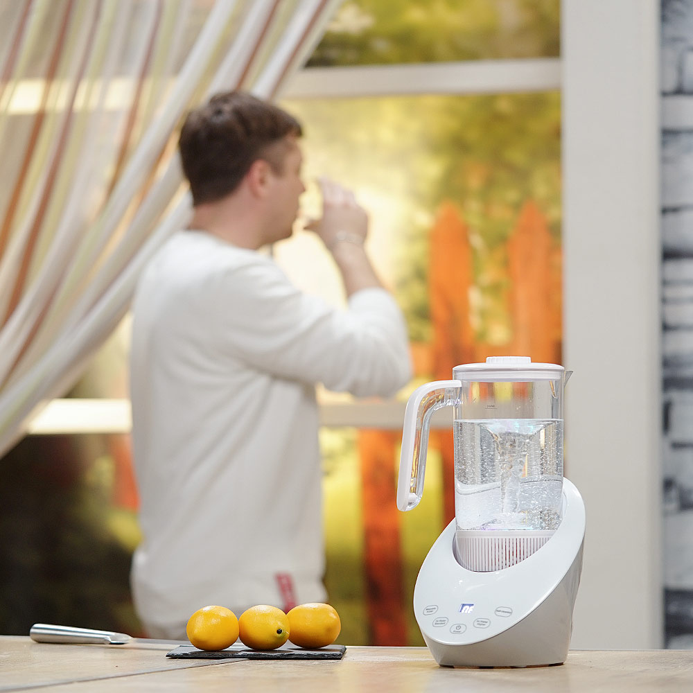 BEM Tornado Hydrogenkanne Sauerstoff- und Wasserstoffgenerator für Trinkwasser 1500 ml BEM Tornado Hydrogenkanne Sauerstoff- und Wasserstoffgenerator für Trinkwasser 1500 ml